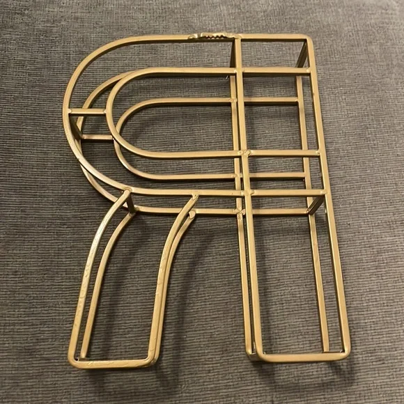 Gold 3D R - Picture 2 of 3